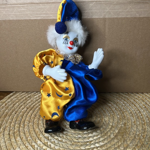 Vintage Ceramic Face Clown Doll Size In Height 9.5” - Picture 4 of 11